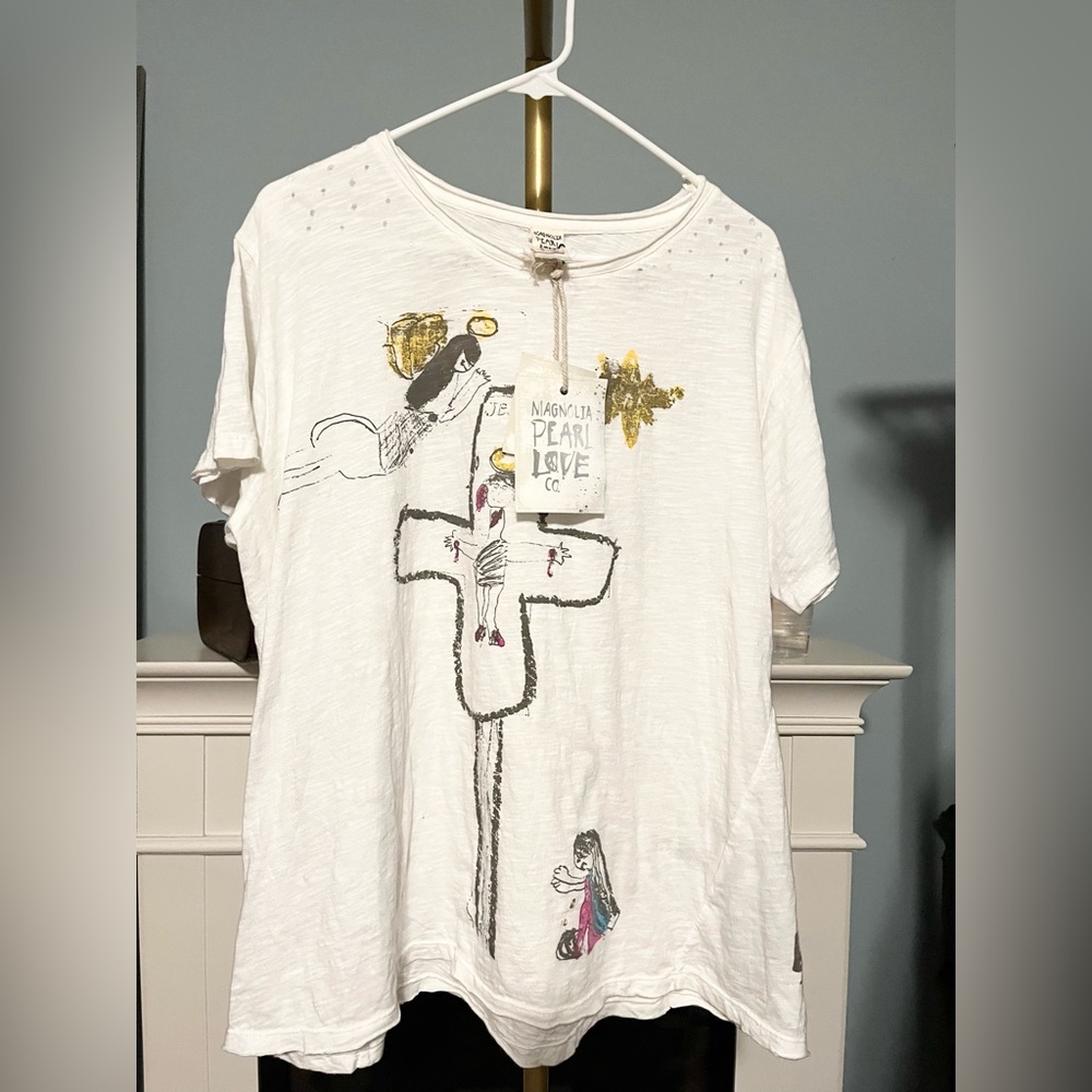 NWT Magnolia Pearl Lumen Christi T Top
